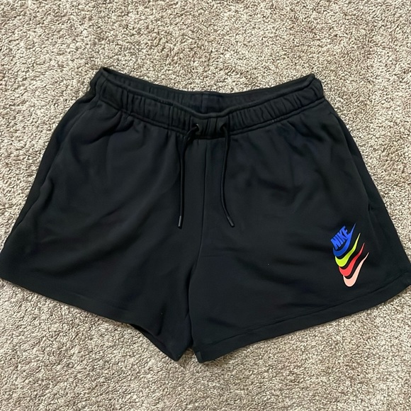 Black Nike Fleece Shorts with pockets Size Small - Picture 1 of 3